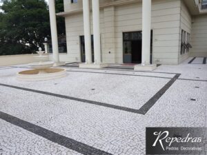 Mosaico Português Branco – Petit Pavê
