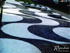 Mosaico Português Preto – Petit Pavê