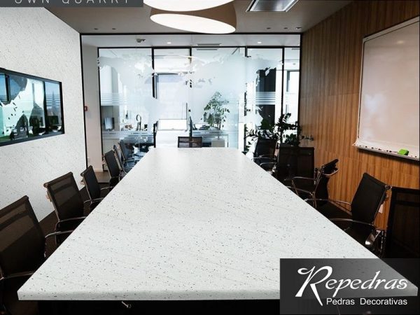 mesa feita com Granito branco Pitaya